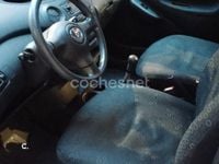 Usado Toyota Yaris Luna 87 CV (63 kW) 2005 Azul Berlina