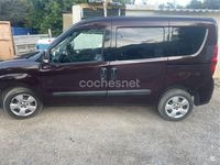 Usado Fiat Doblò Emotion 105 CV (77 kW) 2013 Granate Monovolumen