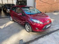 Usado Ford Fiesta Trend 82 CV (60 kW) 2010 Granate Berlina