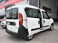 Usado Opel Combo Expression 90 CV (66 kW) 2015 Blanco Monovolumen