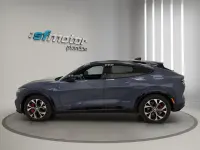 Usado Ford Mustang Mach-E 257 kW (350 CV) 2022 Azul SUV
