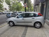Usado Ford Focus Trend 115 CV (84 kW) 2003 Plateado Utilitario