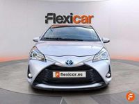 Usado Toyota Yaris Hybrid Active 100 CV (73 kW) 2019 Gris Utilitario