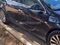 Usado Opel Insignia Cosmo 130 CV (95 kW) 2011 Negro Familiar