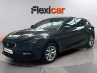 Usado Seat Leon Style 131 CV (96 kW) 2021 Gris Berlina