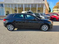 Usado Seat Leon Style 110 CV (80 kW) 2024 Negro Berlina