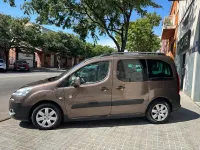 Käytetty Peugeot Partner Tepee Outdoor 92 HP (67 kW) 2015 Ruskea Tila-auto