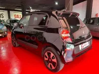 Usado Renault Twingo Intens 70 CV (51 kW) 2018 Negro Utilitario