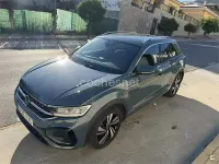 Usado VW T-Roc Advance 150 CV (110 kW) 2022 Gris / plata SUV