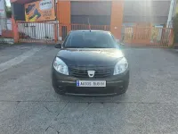 Usado Dacia Sandero Ambiance 75 CV (55 kW) 2009 Gris / plata Berlina