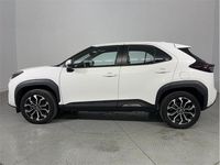 Usado Toyota Yaris Hybrid Active 116 CV (85 kW) 2021 Blanco perlado iceberg