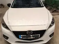 Usado Mazda 3 Luxury 150 CV (110 kW) 2015 Blanco Berlina
