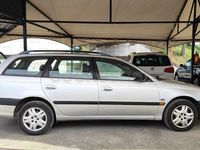 Occasion Toyota Avensis Terra 110 PK (80 kW) 2000 Grijs Stationwagen
