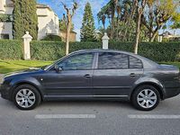 Usado Skoda Superb Elegance 131 CV (96 kW) 2002 Gris Berlina