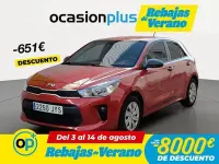 Usado Kia Rio 84 CV (61 kW) 2017 Rojo Berlina