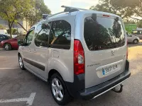 Usado Peugeot Partner Tepee Outdoor 110 CV (80 kW) 2010 Gris / plata Monovolumen