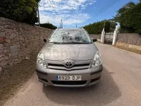 Usado Toyota Corolla Verso Sol 116 CV (85 kW) 2005 Gris / plata Monovolumen
