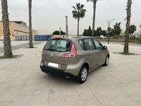 Usado Renault Scénic III Dynamique 110 CV (80 kW) 2011 Beige Monovolumen