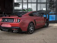 Usado Ford Mustang Fastback 291 CV (214 kW) 2020 Granate Coupe