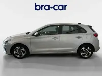 Usado Hyundai i30 100 CV (73 kW) 2024 Gris / plata Berlina