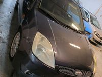 Usado Ford Fiesta Sport 90 CV (66 kW) 2005 Gris / plata Utilitario