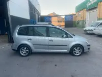Usado VW Touran Advance 105 CV (77 kW) 2009 Gris / plata Monovolumen