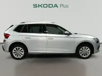 Usado Skoda Kamiq Selection 115 CV (84 kW) 2025 Gris plata SUV