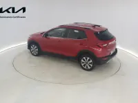 Usado Kia Stonic 101 CV (74 kW) 2024 Rojo SUV