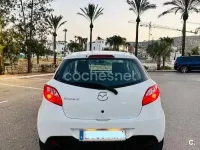 Usado Mazda 2 Style 75 CV (55 kW) 2014 Blanco Berlina