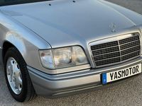 Usado Mercedes E320 220 CV (161 kW) 1995 Gris / plata Berlina