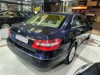 Usado Mercedes E220 Elegance 170 CV (125 kW) 2009 Azul Berlina