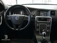 Usado Volvo V60 Momentum 120 CV (88 kW) 2016 Blanco Familiar