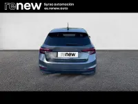 Usado Skoda Fabia Selection 80 CV (58 kW) 2024 Gris Utilitario