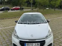 Używany Peugeot 208 Access 75 KM (55 kW) 2015 Biały Hatchback