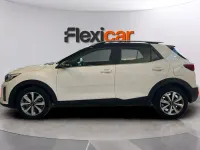 Usado Kia Stonic 101 CV (74 kW) 2021 Blanco SUV