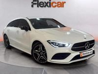 Usado Mercedes CLA200 Shooting Brake 150 CV (110 kW) 2023 Blanco Familiar
