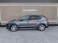 Usado Peugeot 3008 Allure 120 CV (88 kW) 2015 Gris / plata Familiar