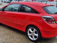 Usado Opel Astra GTC Cosmo 125 CV (91 kW) 2005 Rojo Berlina