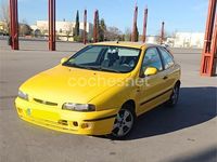 Usado Fiat Bravo 103 CV (75 kW) 2002 Amarillo Utilitario