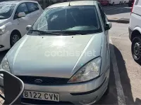 Usado Ford Focus Trend 115 CV (84 kW) 2004 Gris / plata Berlina