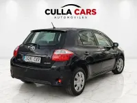 Używany Toyota Auris 90 KM (66 kW) 2010 Czarny Hatchback