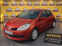 Usado Renault Clio II Dynamique 100 CV (73 kW) 2006 Granate Berlina