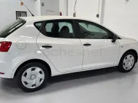 Usado Seat Ibiza Reference 90 CV (66 kW) 2012 Blanco Berlina