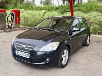 Usado Kia Ceed Active 122 CV (89 kW) 2009 Negro Utilitario