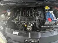 Usado Peugeot 208 Style 82 CV (60 kW) 2017 Granate Utilitario
