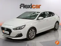 Usado Hyundai i30 120 CV (88 kW) 2019 Blanco Berlina