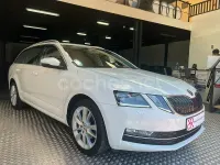 Usado Skoda Octavia 150 CV (110 kW) 2018 Blanco Familiar