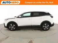 Usado Peugeot 3008 Allure 120 CV (88 kW) 2016 Blanco Monovolumen