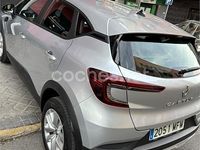 Usado Renault Captur Equilibre 90 CV (66 kW) 2023 Gris / plata SUV