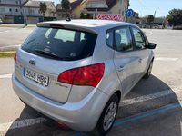 Usado Kia Venga 90 CV (66 kW) 2011 Gris / plata Utilitario